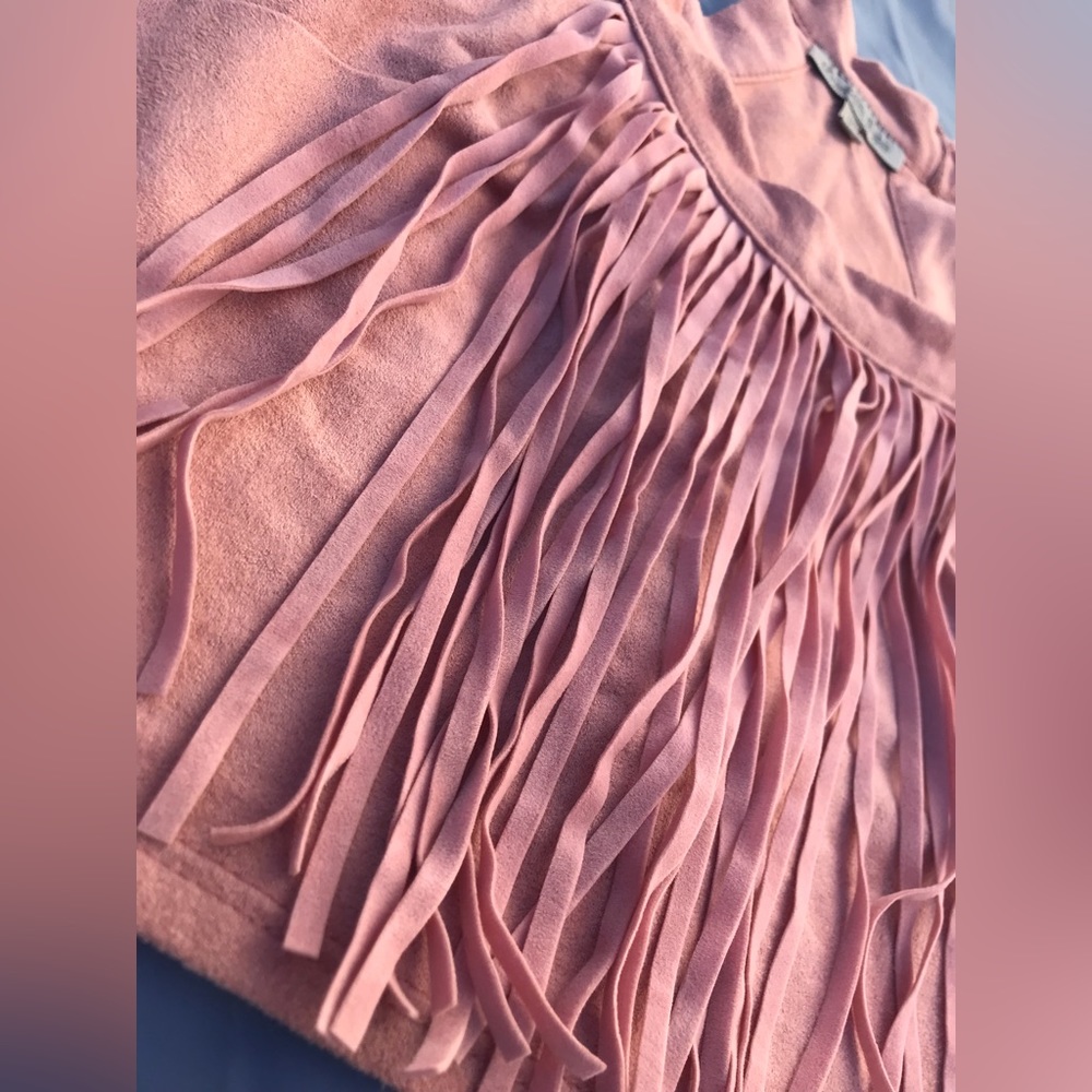 NWOT Charlotte Russe Pastel Pink Faux Suede Tasseled Front Crop Top - M - Picture 2 of 7